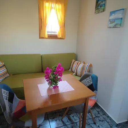Tramonto Nel Delfini Apartment Kini Exterior photo